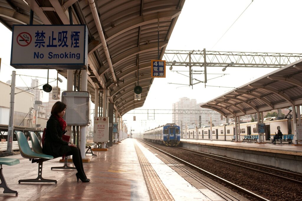 woman, platform, waiting-5477042.jpg